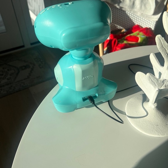 Miko robot like new took out of box once - Picture 4 of 4